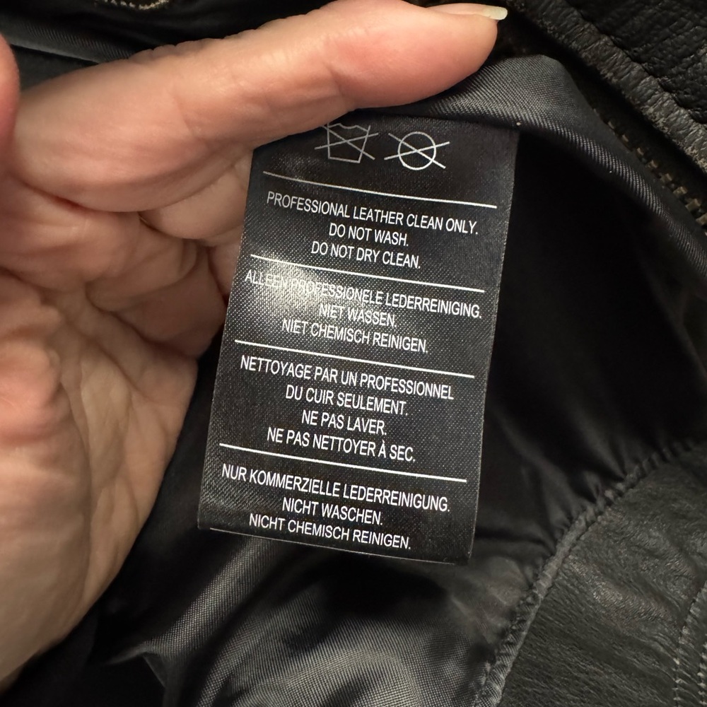 Black Heavy Leather Harley-Davidson Riding Jacket - Picture 7 of 8